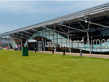 Southend On Sea Airport Transfers in Uxbridge - MINICABS in Uxbridge